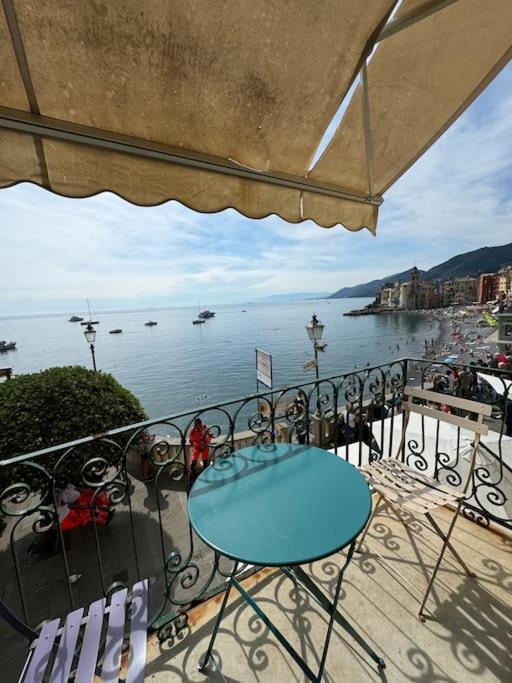 Апартаменти Un Terrazzino Sul Lungomare Камольї Екстер'єр фото